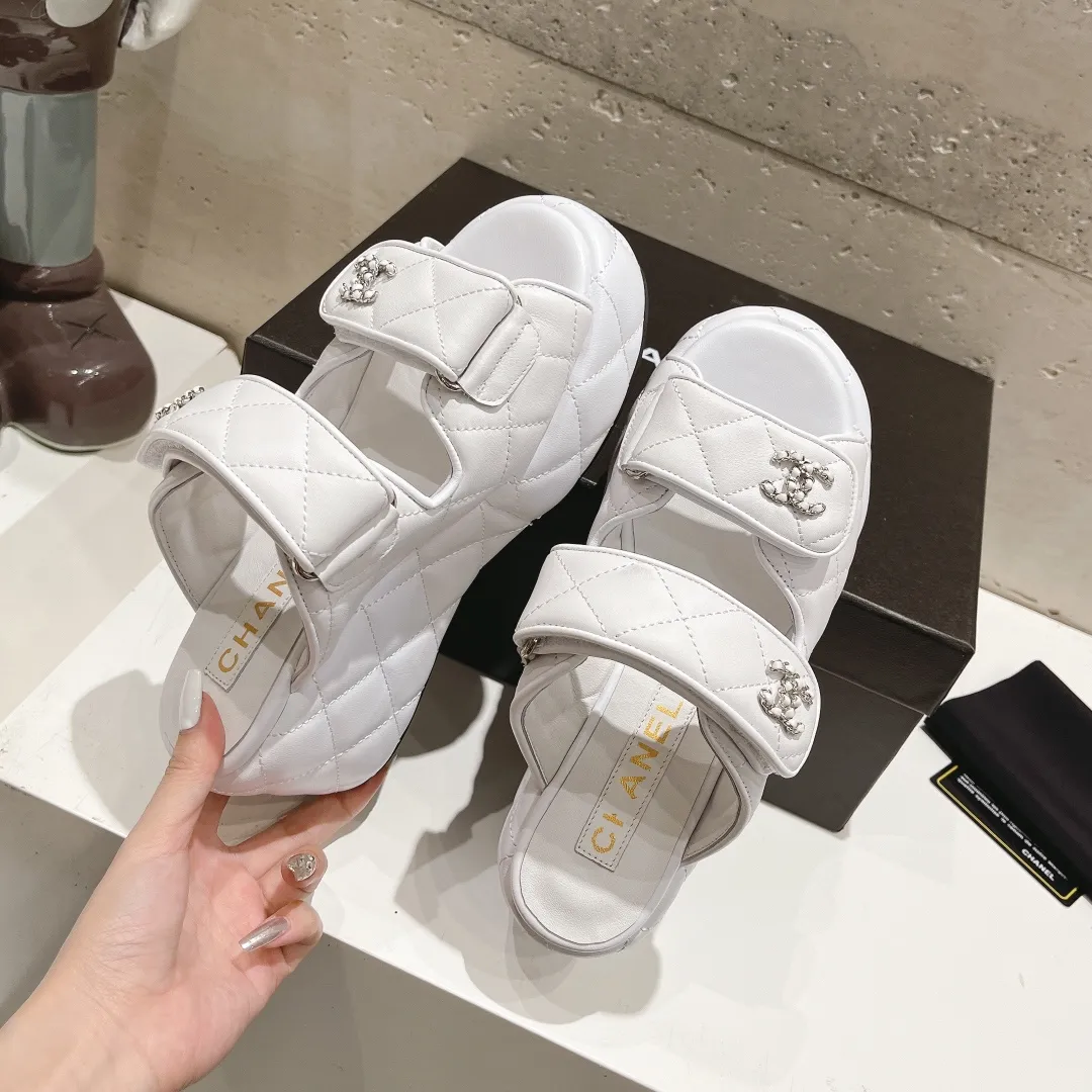 👟👟Ex-factory price 520👟👟 (top version) CHANEL Chanel C Jia Xiaoxiang 24ss new wedge heel open toe high heel sandals Top counter quality, don’t be super stunning the moment you put it on your feet🔥All materials are customized according to the original version! Upper: imported cowhide, lining: imported sheepskin, feet: sheepskin, sole: original outsole, size: 34-41